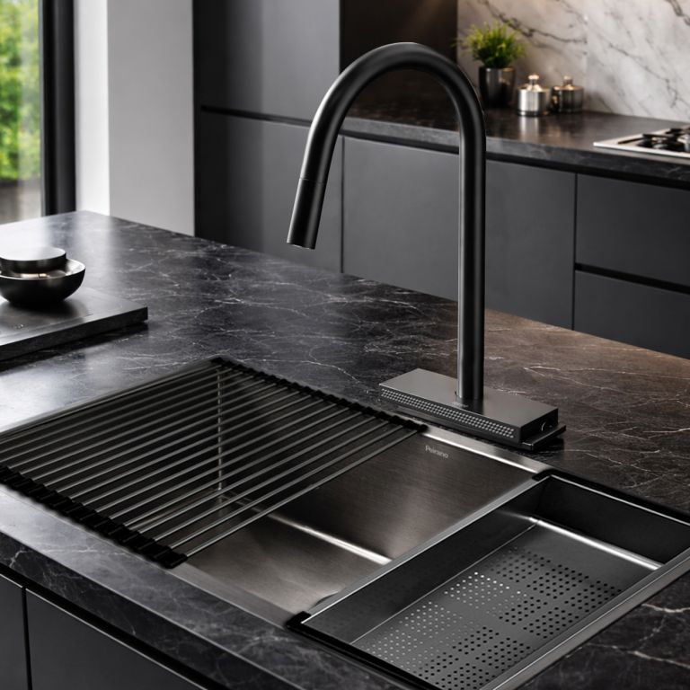 Grifería de cocina Peirano Zenith black Monocomando Cascada 20-182N - Imagen 3
