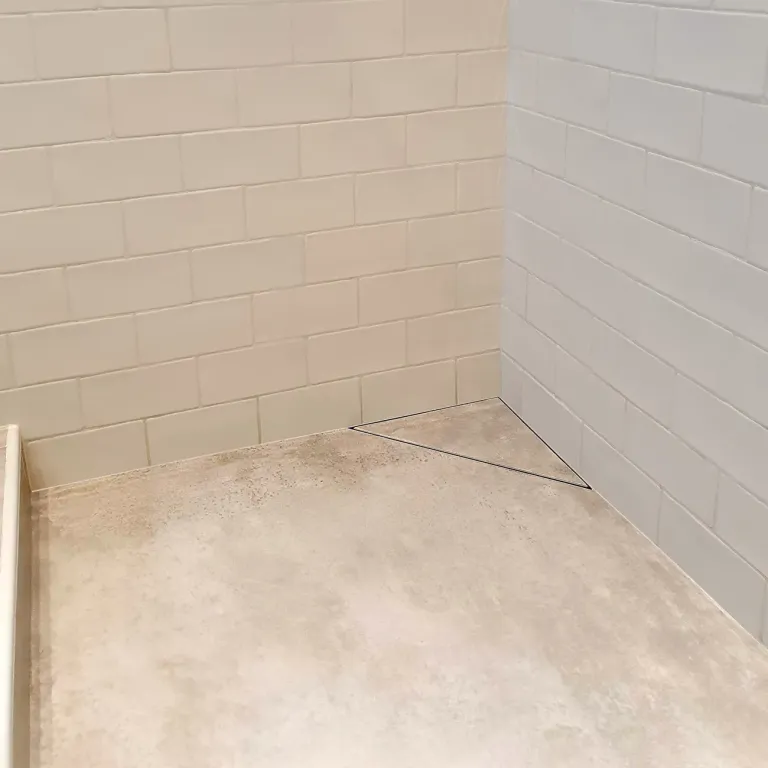 Desagüe Triangular Atrim Ceramic Brillante 25x25x10cm DT250T03 - Imagen 3